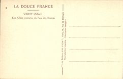 CPA Vichy Allier les Allees Couvertes du Parc des Sources 