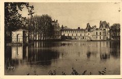 CPA Fontainebleau S et M le Palais l'Etang aux Carpes le Pavillon de l'Empereur 