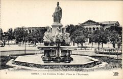 CPA Nimes la Fontaine Pradier Place de l'Esplanade 