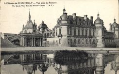 CPA Chateau de Chantilly vue prise du Parterre 