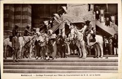 CPA Marseille Cortege Provencal aux Fetes du Couronnement de N D de la Garde 