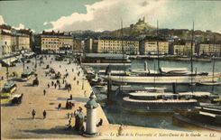 CPA Marseille Le Quai de la Fraternite et Notre Dame de la Garde Bateaux Tramways