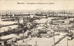 CPA Marseille Vue generale des Bassins de la Joliette 