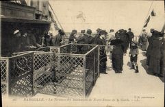 CPA Marseille La Terrasse des Ascenseurs de Notre Dame de la Garde 