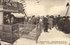 CPA Marseille Ascenseurs de N D de la Garde l'Arrivee sur la Plateforme 