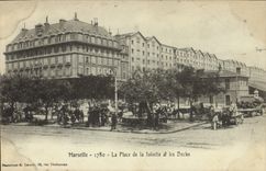 CPA Marseille La Place de la Joliette et les Docks 