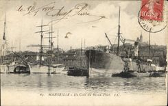 CPA Marseille Un Coin du Vieux Port 
