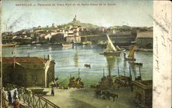 CPA Marseille Panorama du vieux Port et le Notre Dame de la Garde Bateaux