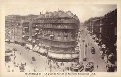 CPA Marseille Le Quai du Port et la Rue de la Republique 