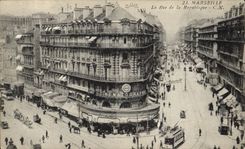 CPA Marseille La Rue de la Republique 