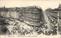 CPA Marseille Le Quai du Port et la Rue de la Republique 