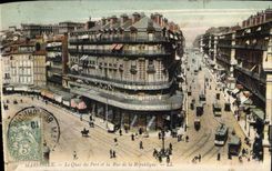 CPA Marseille Le Quai du Port et la Rue de la Republique 