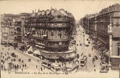 CPA Marseille la rue de la Republique 