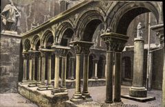 CPA Aix en Provence Cour Galerie Interieures du Cloitre XI siecle 