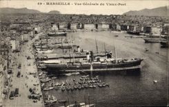 CPA Marseille vue generale du Vieux Port 