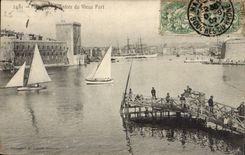CPA Marseille l'entree du Vieux Port 