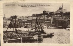 CPA Marseille un Coin du Vieux Port et N D de la Garde Bateaux de Pecheurs 