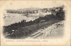 CPA Marseille le Vieux Port et Notre Dame de la Garde 