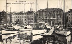 CPA Marseille Yachts de plaisance devant la Mairie 