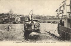 CPA Marseille Le Vieux Port Traversee du Bateau Mouche 