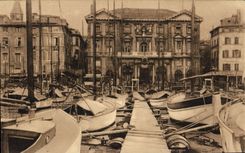 CPA Marseille L'Hotel de Ville et Cale des Barques 