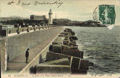 CPA Marseille la Jetee et le Phare Sainte Marie 