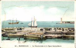 CPA Marseille la Grande Jetee et le Phare Sainte Marie 
