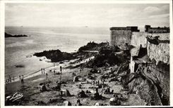 CPA Cote d'Emeraude Saint Malo Les vieux Remparts et la Tour Bidouane 