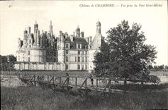 CPA Chateau de Chambord Vue prise du Pont Saint Michel 