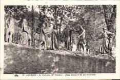 CPA Lourdes Le Calvaire Jesus depuille de acs vetements 