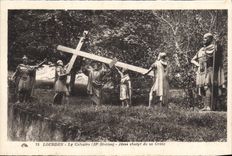CPA Lourdes Le Calvaire Jesus charge de sa Croix 
