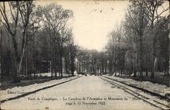 CPA Foret de Compiegne Le Carrefour de l'Armistice et Monument du Matin 