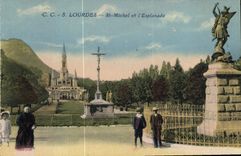CPA Lourdes St Michel et l'Esplanade 