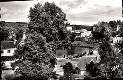 CPA Bagnoles de l'Orne Orne Vue d'Ensemble et le Lac 