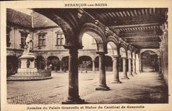 CPA Besancon les Bains Arcades du Palais Granvelle et Statue du Cardinal de Granvelle 