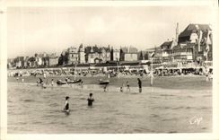 CPA Cabourg La Plage vers l'Hotel des Ducs de Normandie 