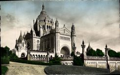 CPA Lisieux Vue vers la Basilique 