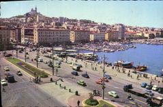 CPA Marseille Un Coin du Port Quai des Belges et Notre Dame de la Garde 