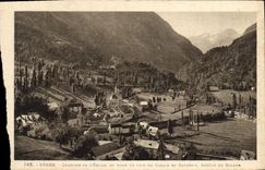 CPA Gedre Quartier de l'Eglise au fond un coin du Cinque de Gavarnie Breche de Roland 