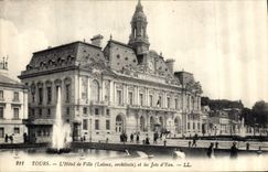 CPA Tours L'Hotel de Ville et les Jets d'Eau 