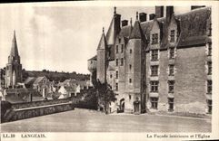 CPA Langeais La Facade inteieure et l'Eglise 