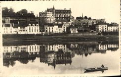 CPA Amboise Le Chateau se mirant dans la Loire 