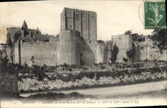 CPA Loches Ensemble de la partie Sud Est du Donjon 