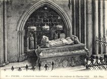 CPA Tours Cathedrale Saint Gatien tombeau des enfants de Charles VIII 