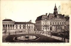CPA Tours Le Palais de Justice l'Hotel de Ville et la Place cote Sud 