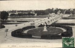 CPA Tours Le Grand Pont et le Square Descartes 