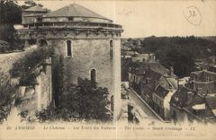 CPA Amboise Le Chateau Les Tours des Voitures 