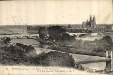 CPA Tours L et L La Loire Le Pont Bonaparte et la Vue generale Nord Ouest 