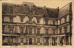 CPA Blois Le Chateau Palais de Gasion d'Orleans Facade sur la Cour d'honneur 