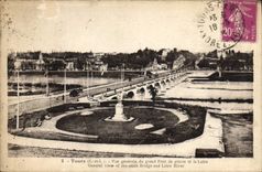 CPA Tours I et L vue generale du Grand Pont de Pierre et la Loire 
